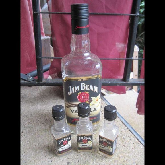 Jim Beam Vanilla Bourbon 750ml Clear Glass Bottle 3 Plastic 50ml Bottles Crafts - Picture 2 of 10